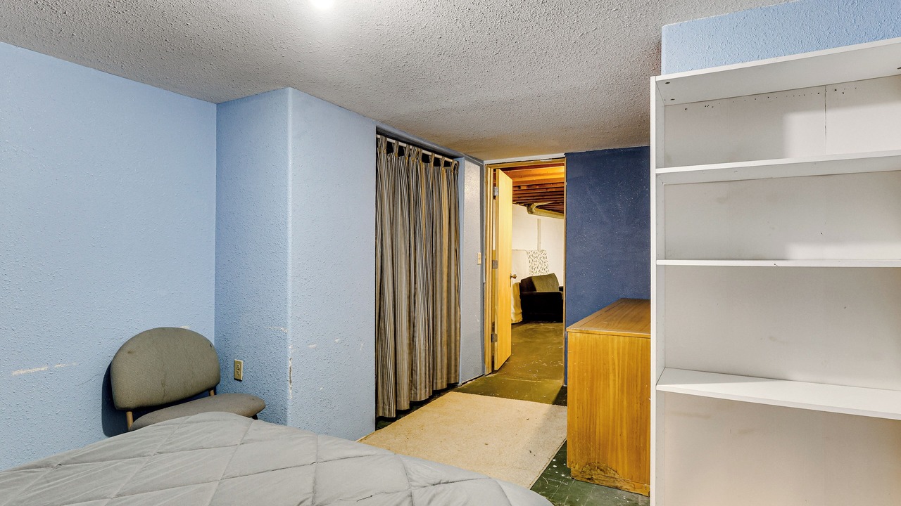 Photo of Bedroom in Northeast Entrance Badlands
