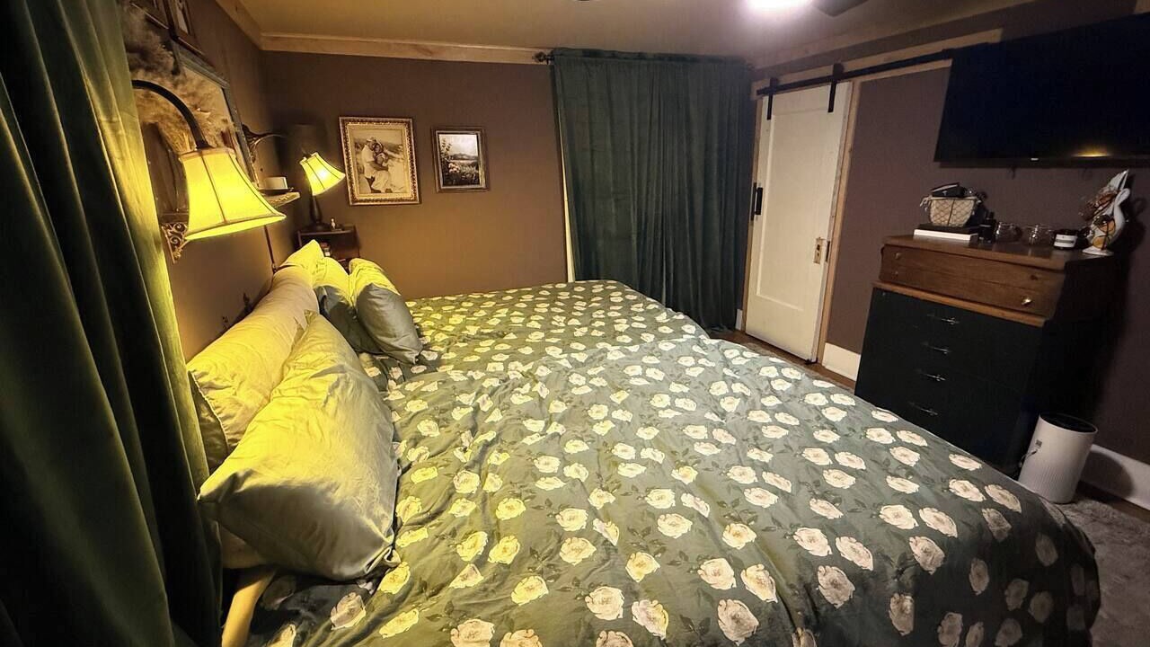 Photo of Bedroom in South Hyde Park