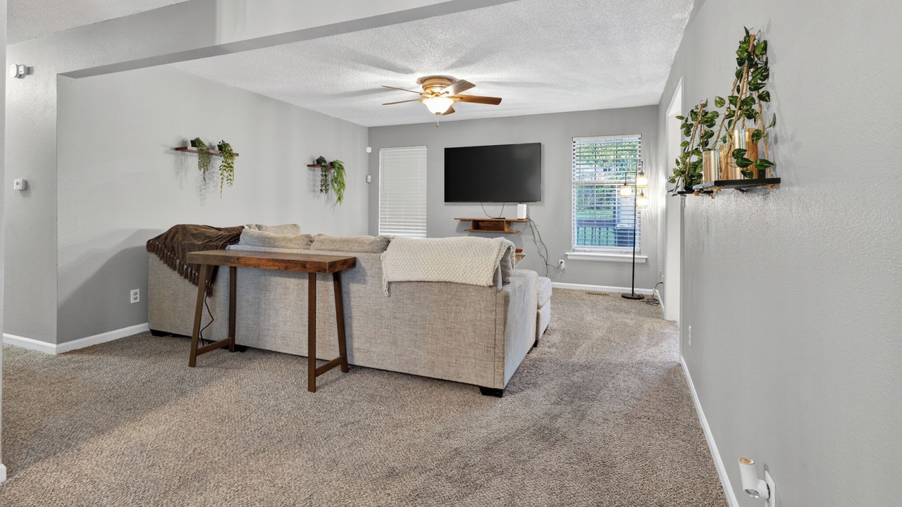 Photo of Livingroom in Blue Springs