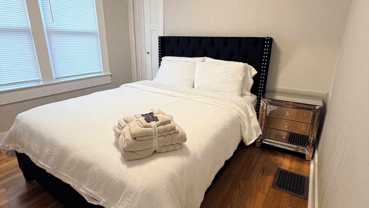 Photo of Bedroom in Rosedale