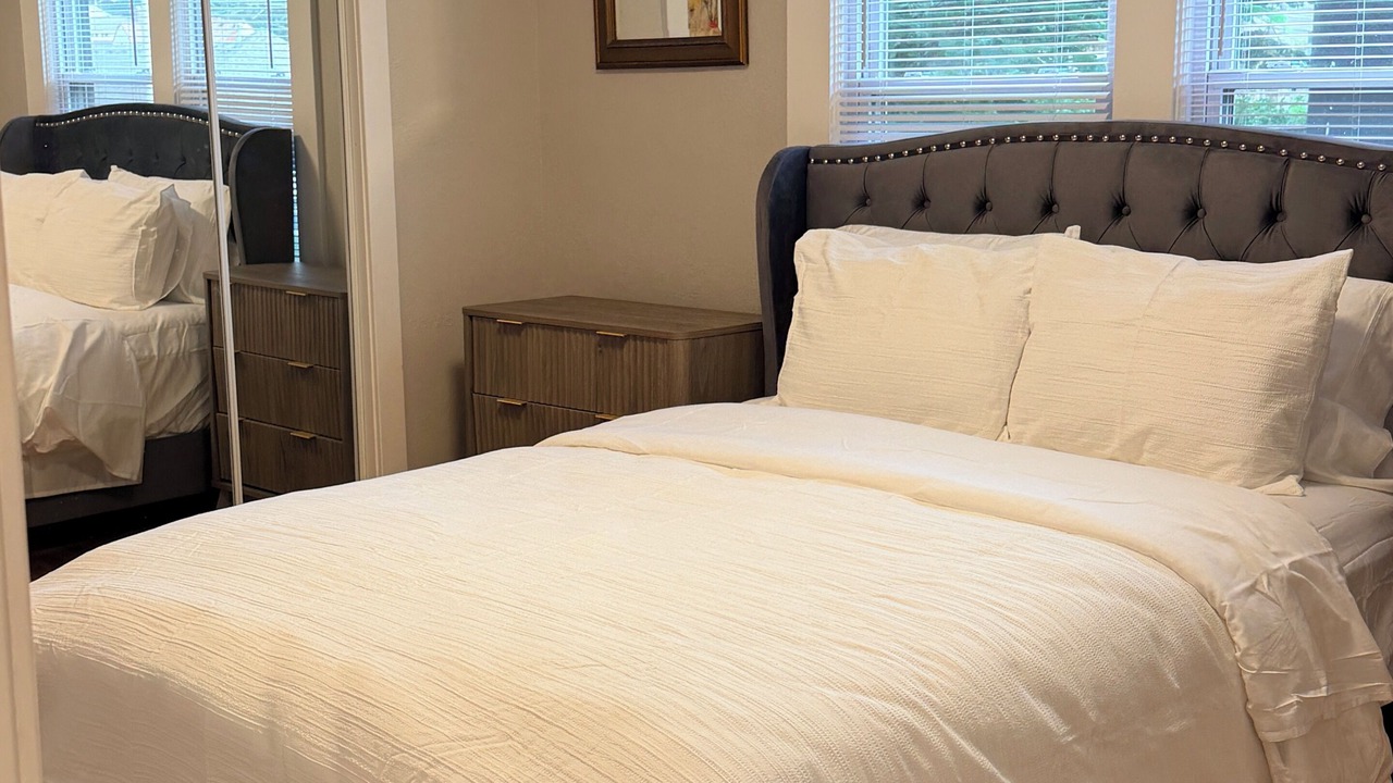 Photo of Bedroom in Rosedale