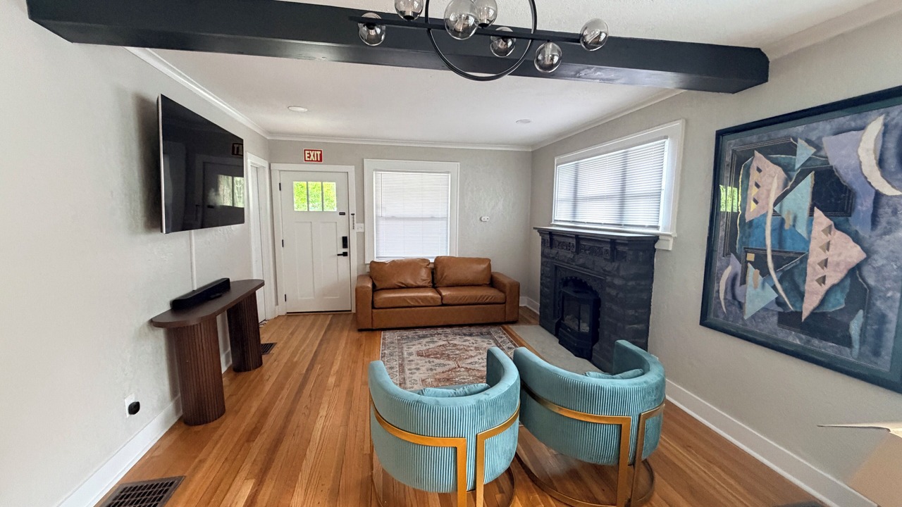 Photo of Livingroom in Rosedale