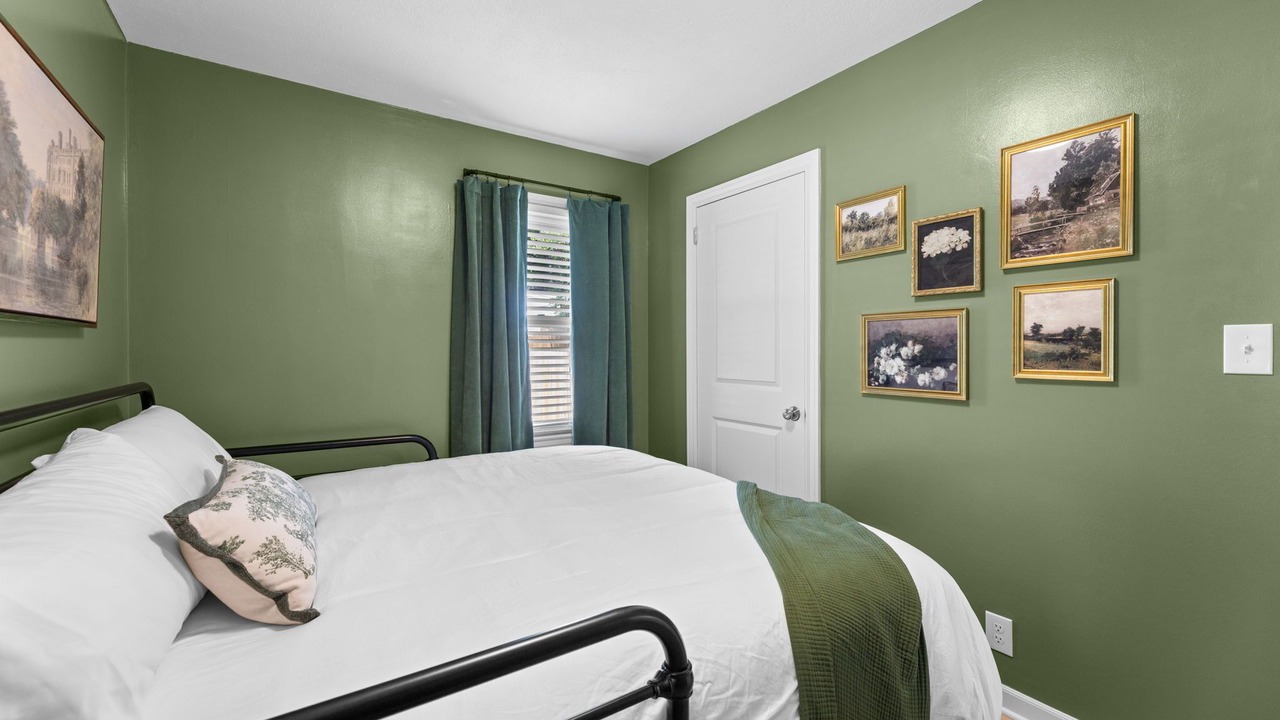 Photo of Bedroom in South Kansas City