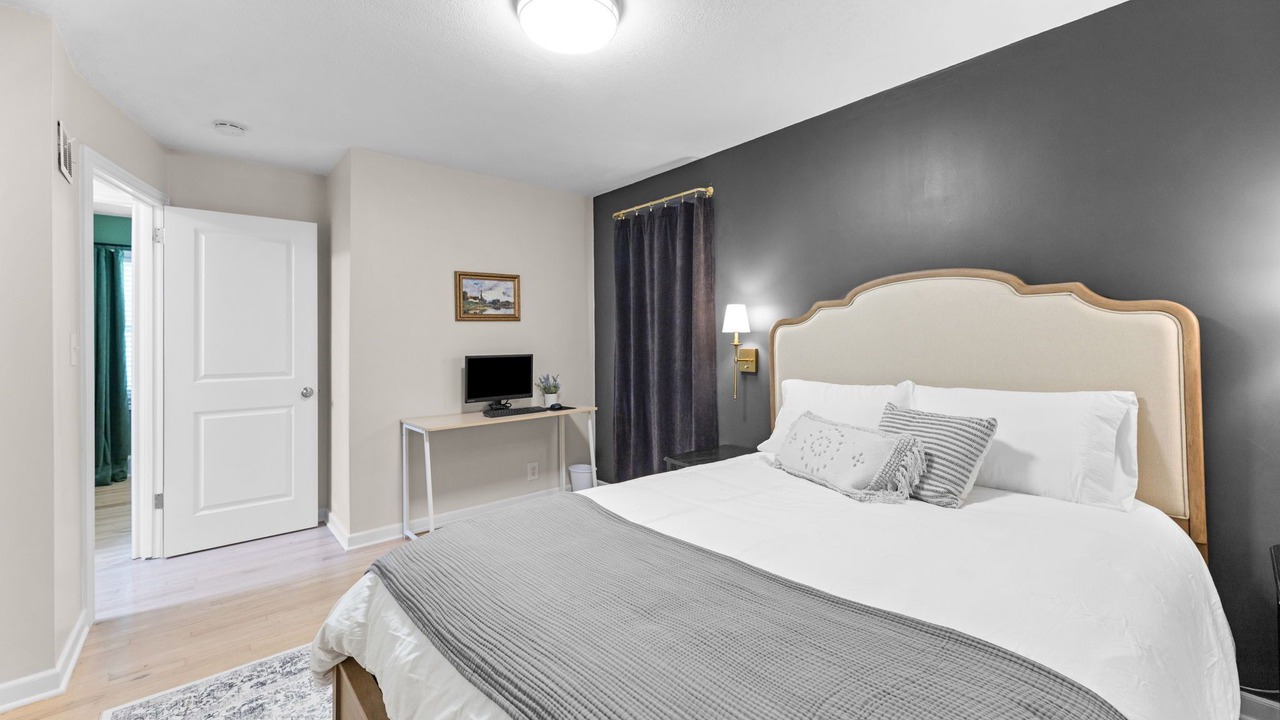 Photo of Bedroom in South Kansas City