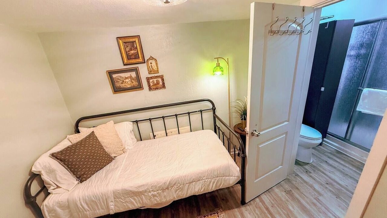 Photo of Bedroom in South Hyde Park