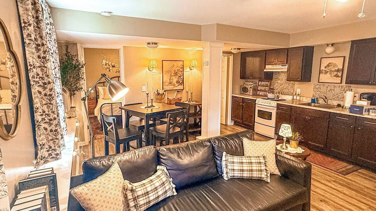 Photo of Livingroom in South Hyde Park
