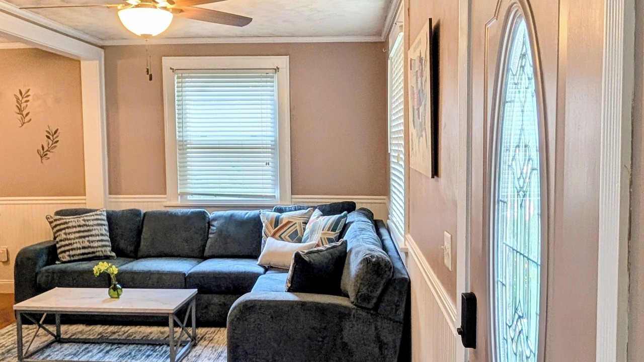 Photo of Livingroom in Blue Springs