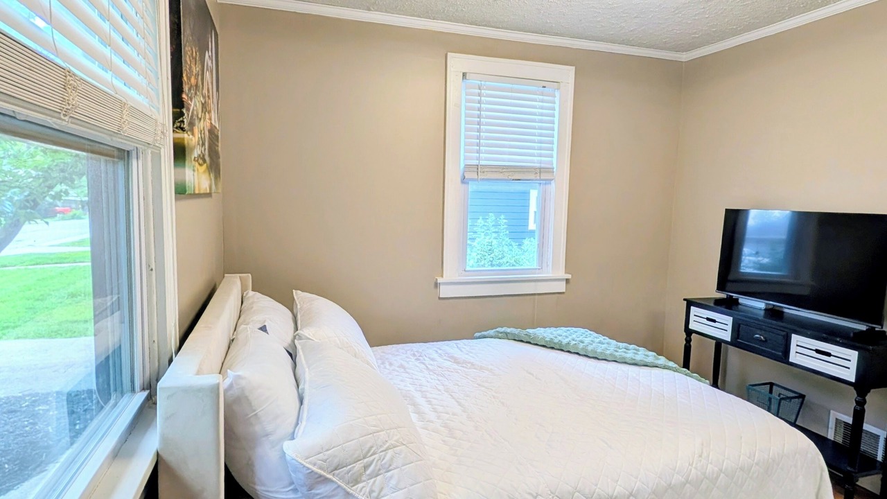 Photo of Bedroom in Blue Springs