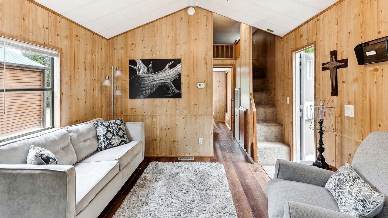 Photo of Livingroom in Neal