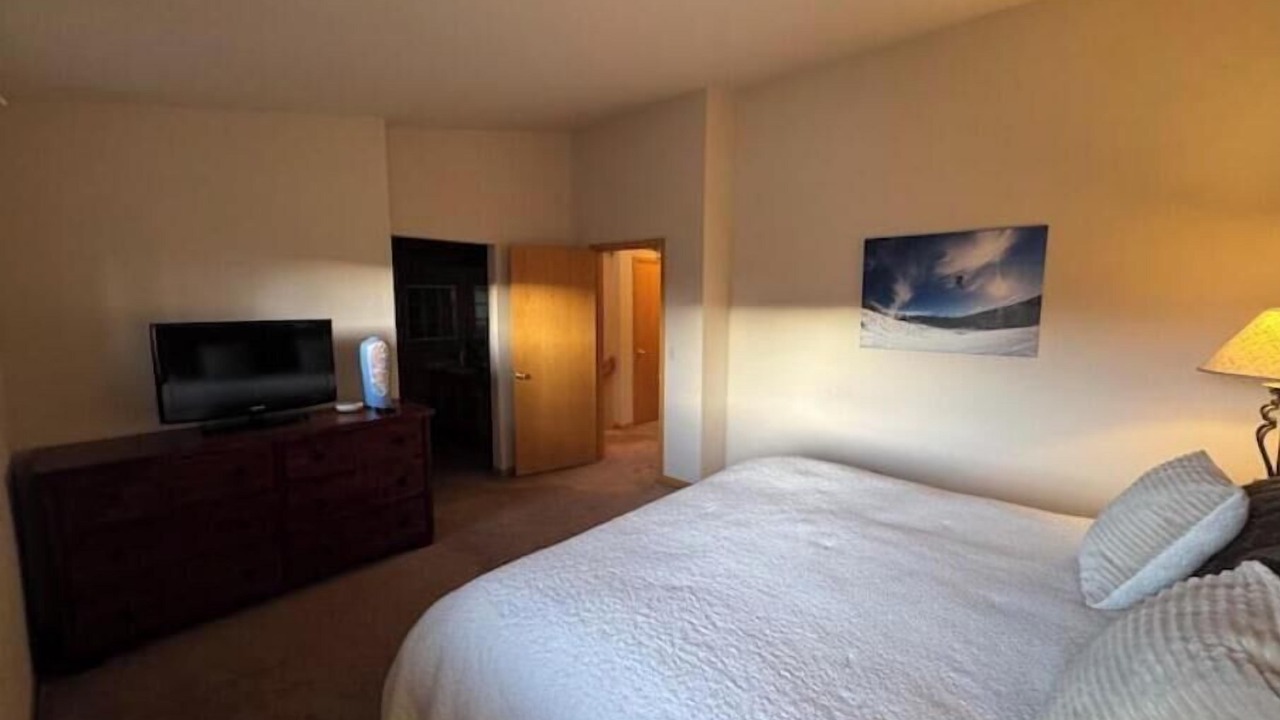 Photo of Bedroom in Edwards