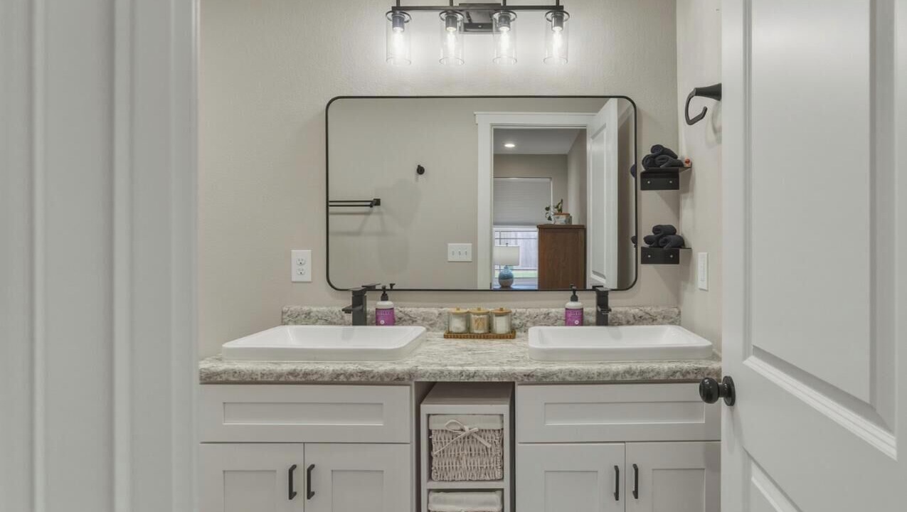 Photo of Bathroom in Garden City