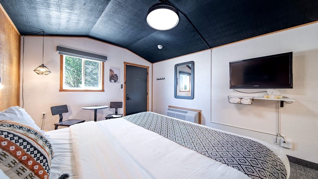 Photo of Bedroom in Pinnacles Entrance Badlands
