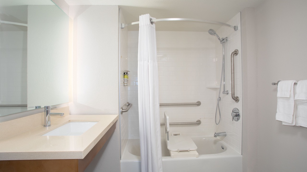 Photo of Bathroom in Dupont