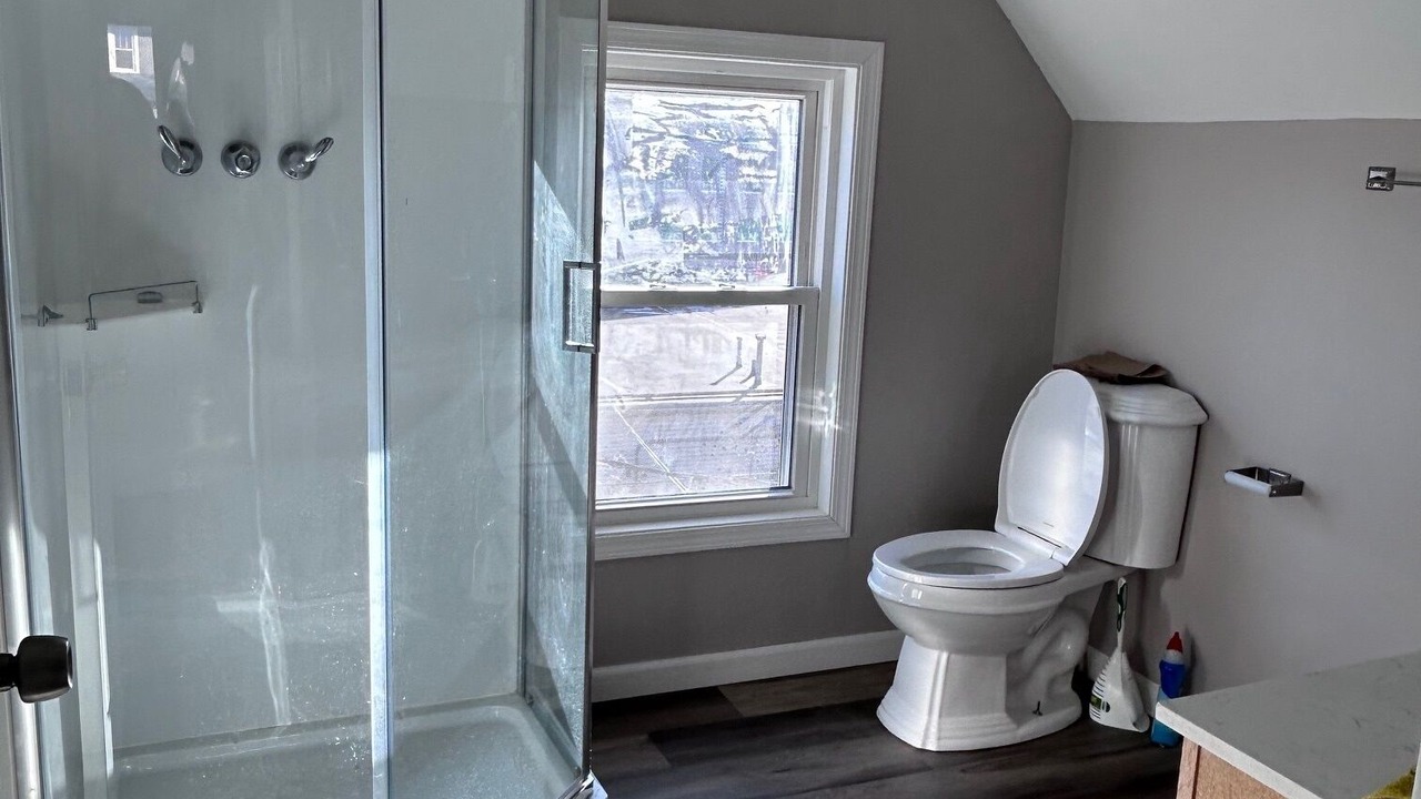 Photo of Bathroom in Dundee-Happy Hollow Historic District