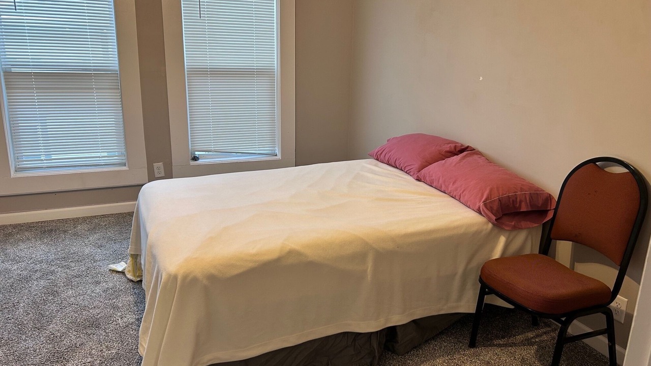 Photo of Bedroom in Dundee-Happy Hollow Historic District