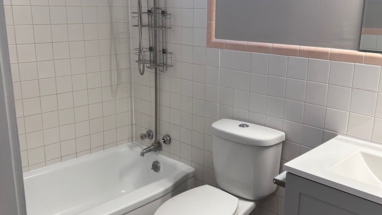 Photo of Bathroom in Dundee-Happy Hollow Historic District