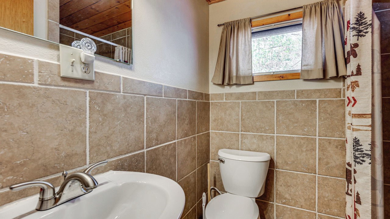 Photo of Bathroom in Drake