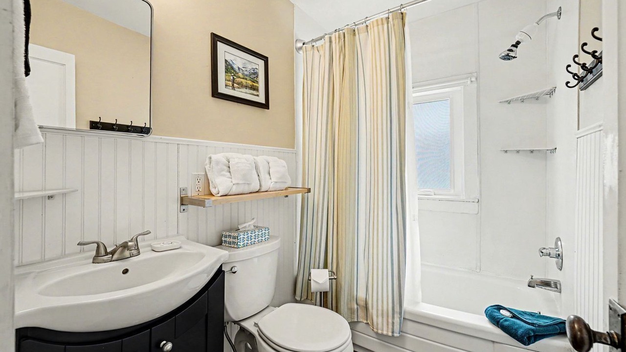 Photo of Bathroom in Drake