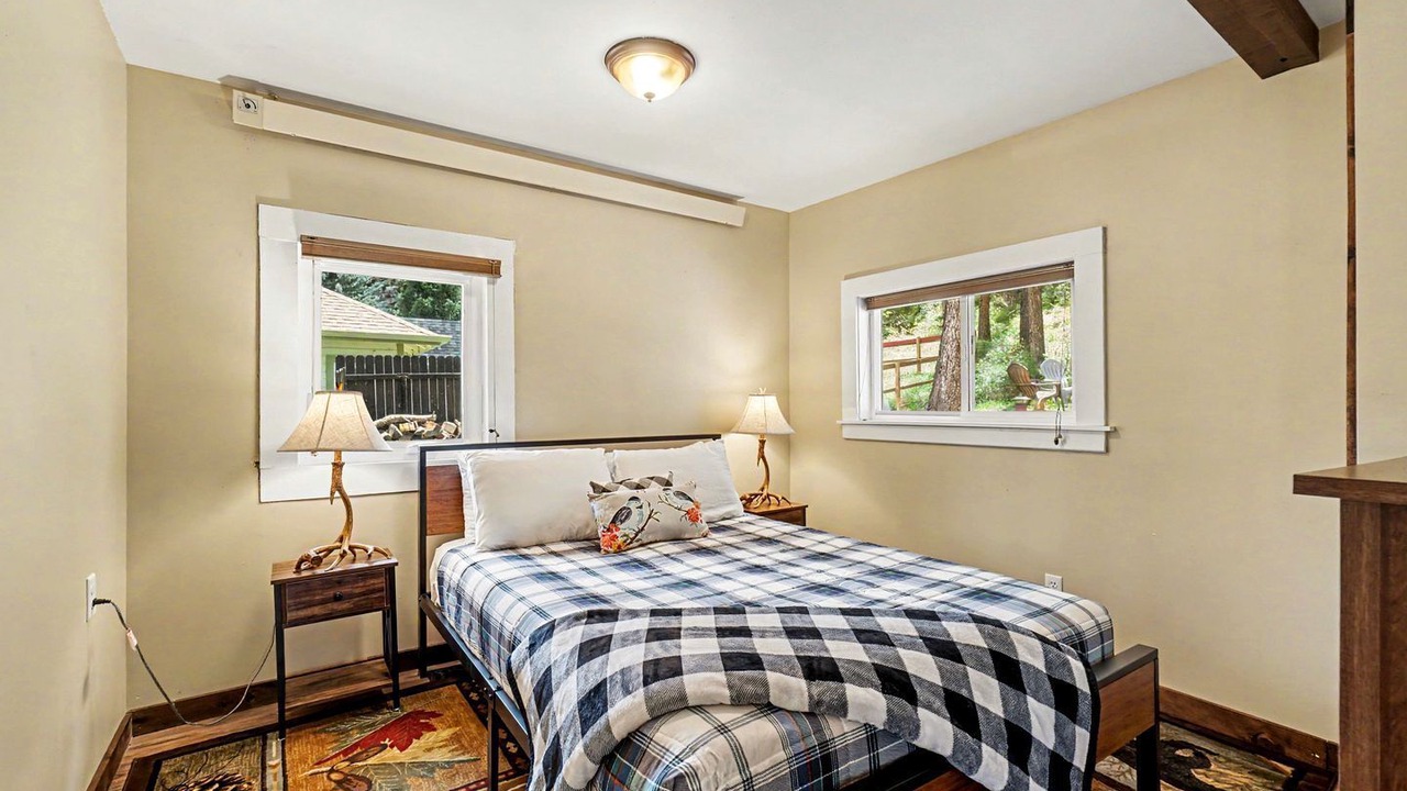 Photo of Bedroom in Drake
