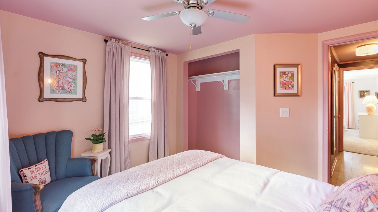 Photo of Bedroom in Roeland Park