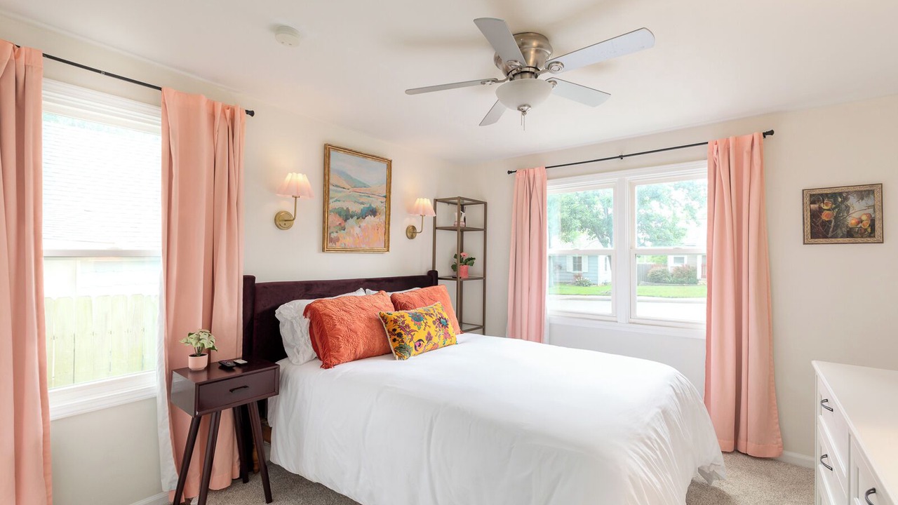 Photo of Bedroom in Roeland Park