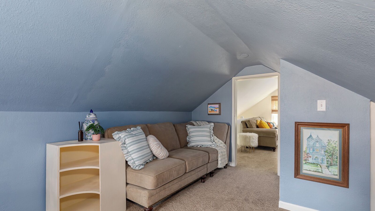 Photo of Livingroom in Roeland Park