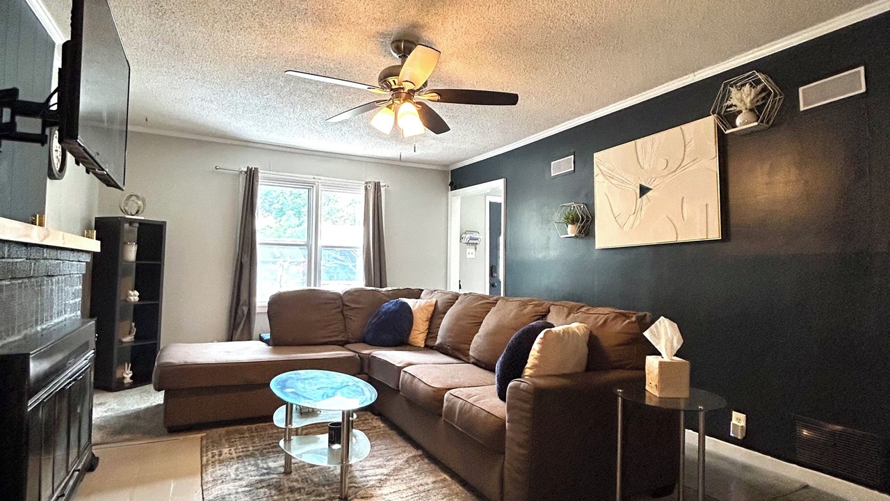 Photo of Livingroom in South Kansas City