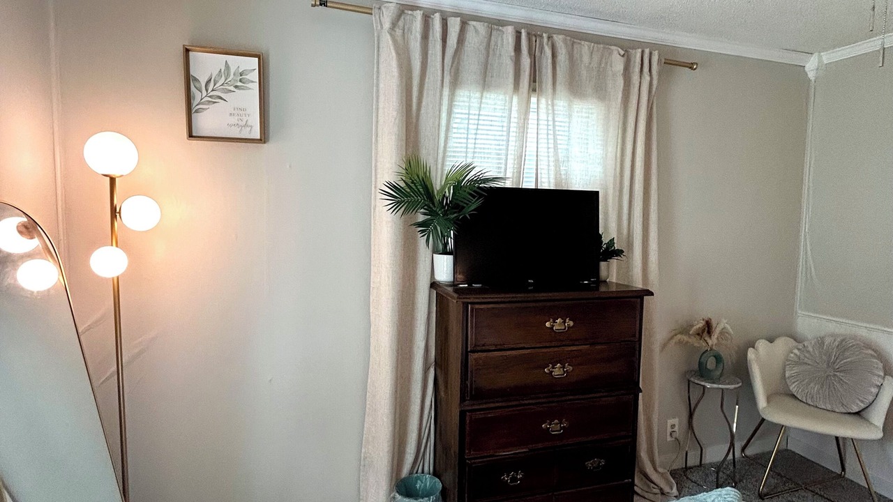 Photo of Bedroom in South Kansas City