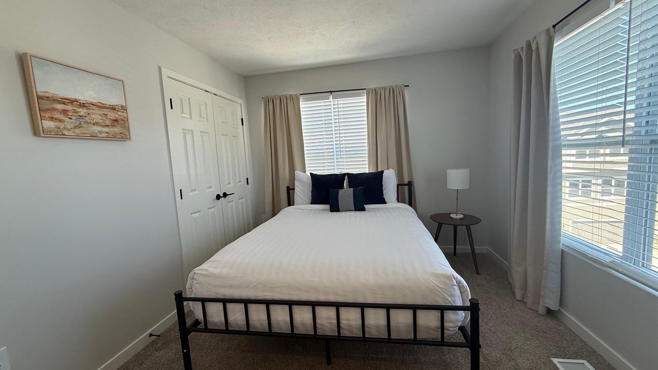 Photo of Bedroom in Elkhorn