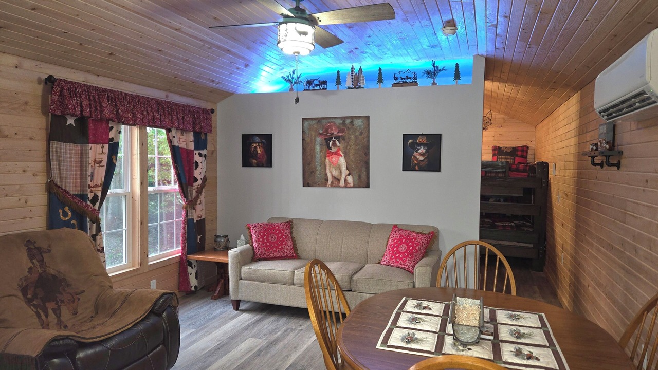 Photo of Livingroom in La Cygne