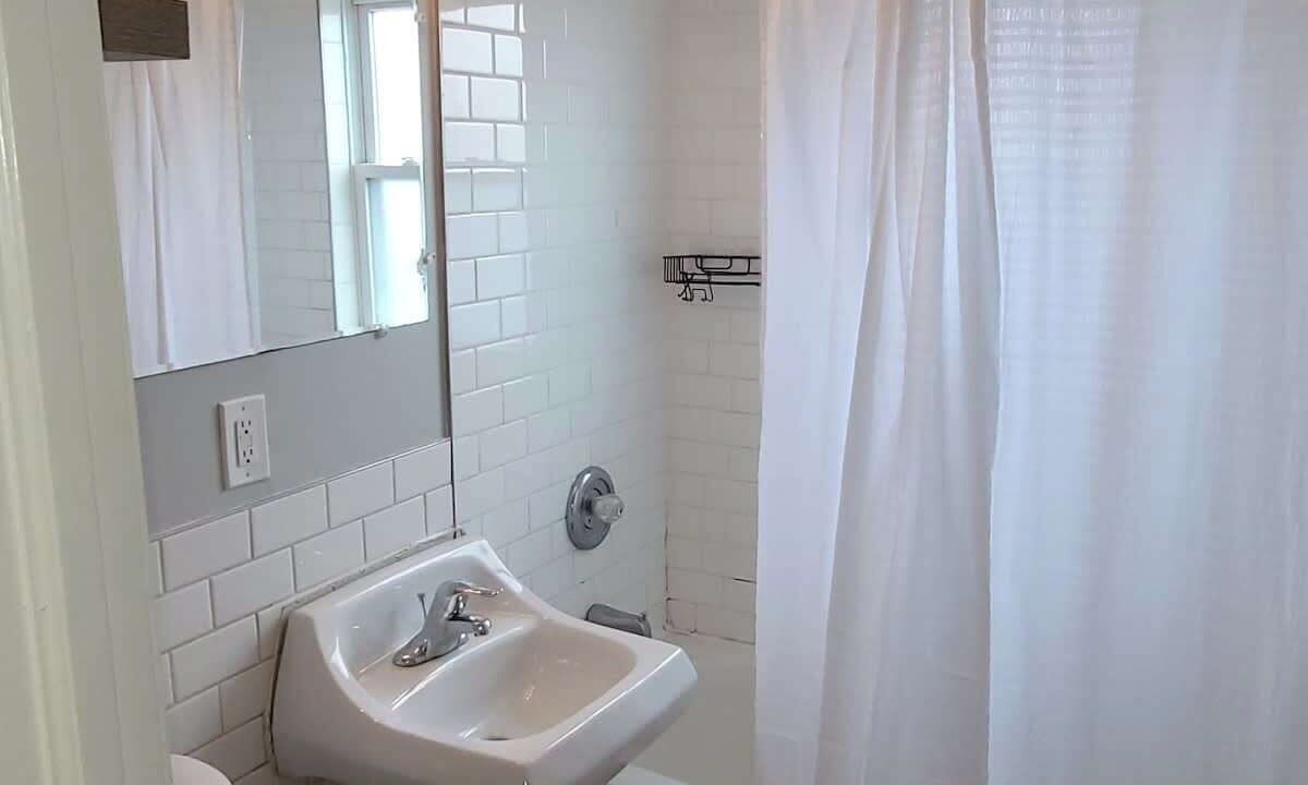 Photo of Bathroom in Joslyn Castle