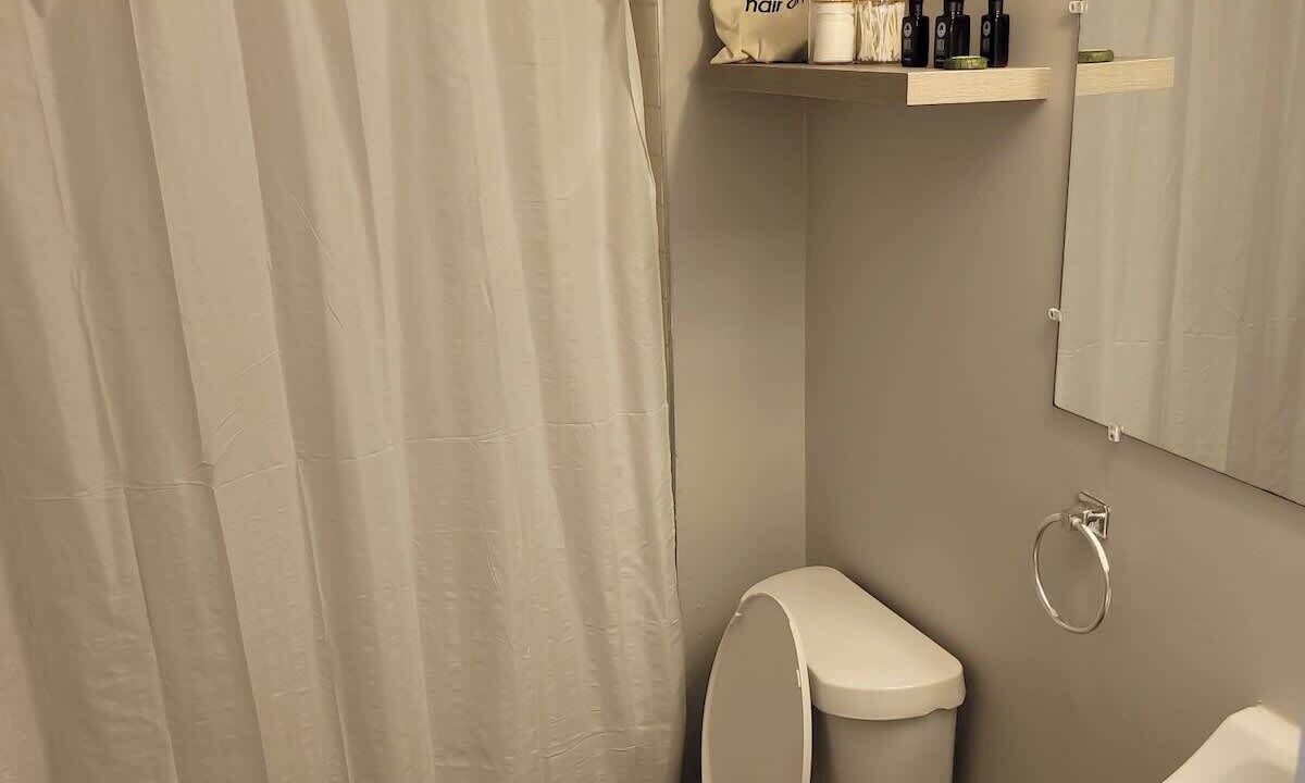 Photo of Bathroom in Joslyn Castle