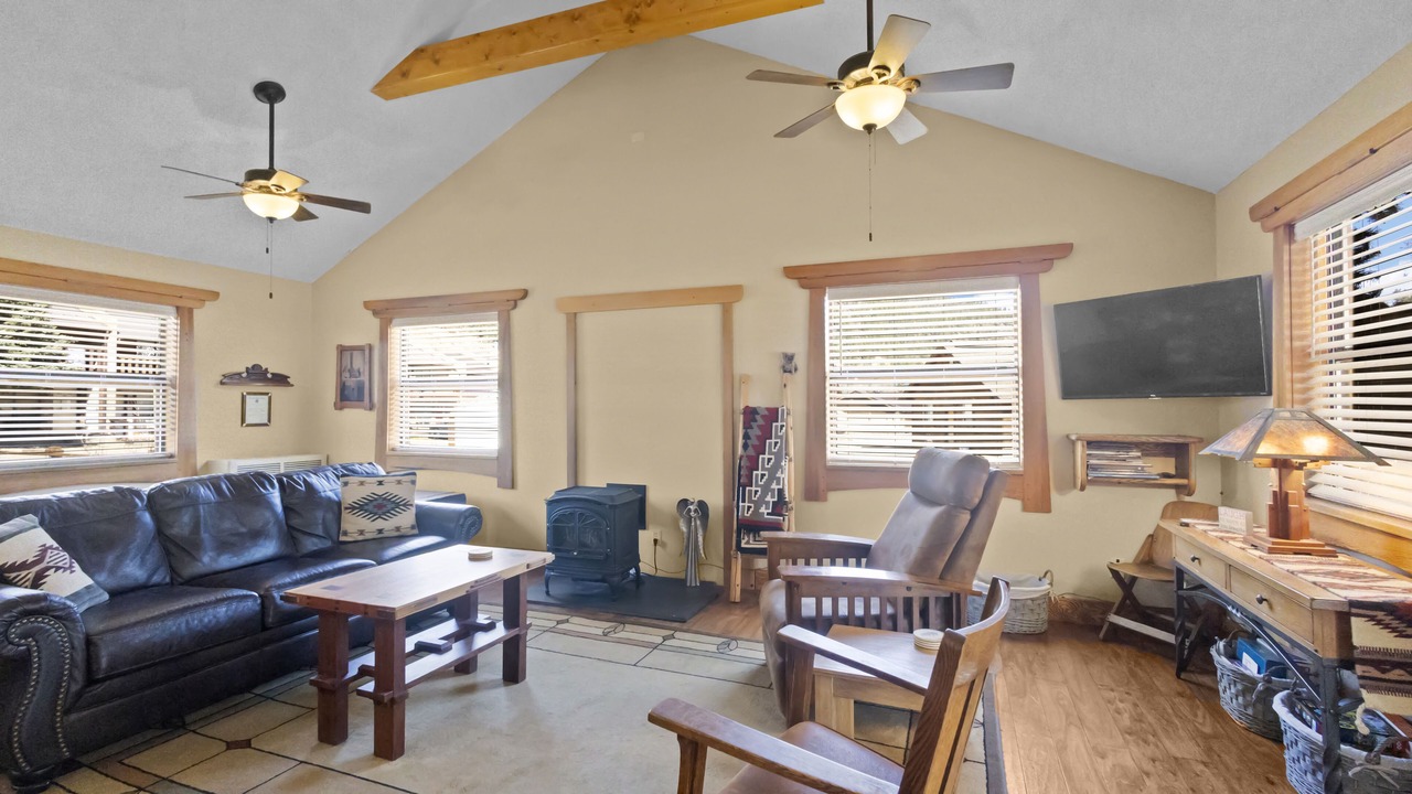 Photo of Livingroom in Red River