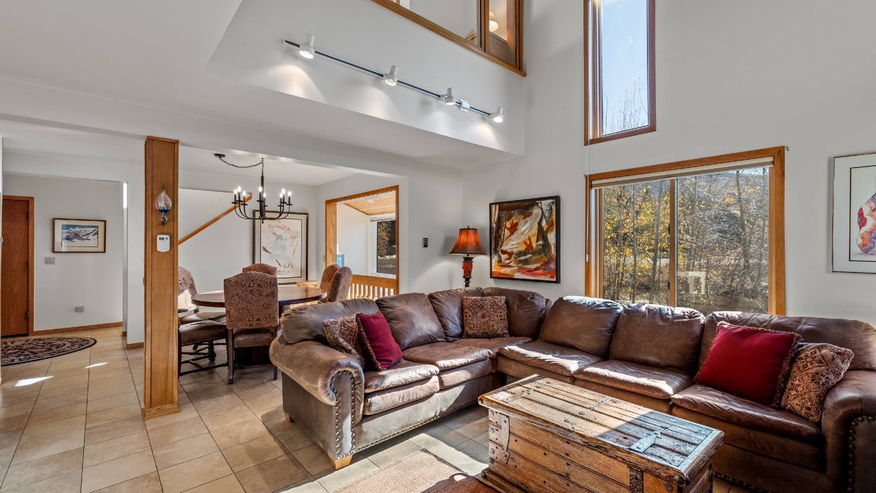 Photo of Livingroom in Fairway Meadows