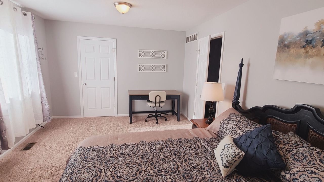Photo of Bedroom in Edwards