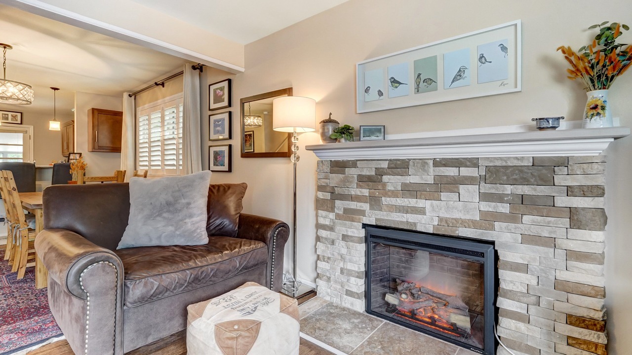 Photo of Livingroom in Pleasant Valley
