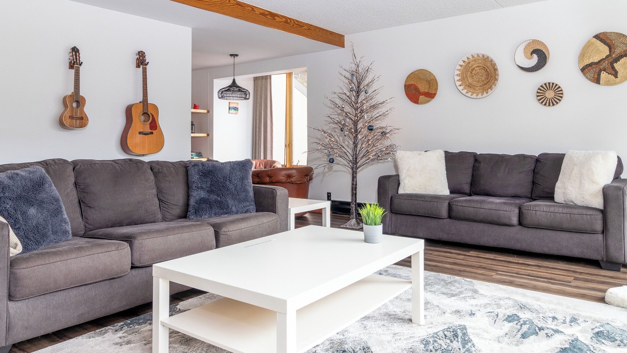 Photo of Livingroom in Lakeside Village
