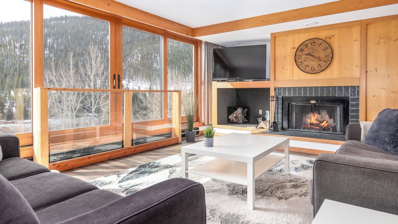 Photo of Livingroom in Lakeside Village