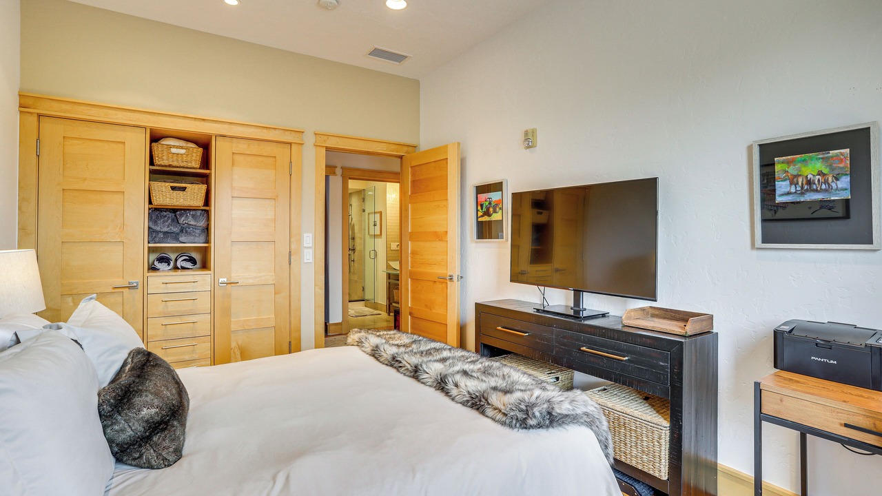 Photo of Bedroom in Eagle