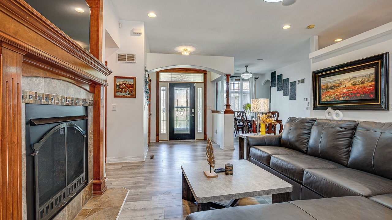 Photo of Livingroom in Junction City