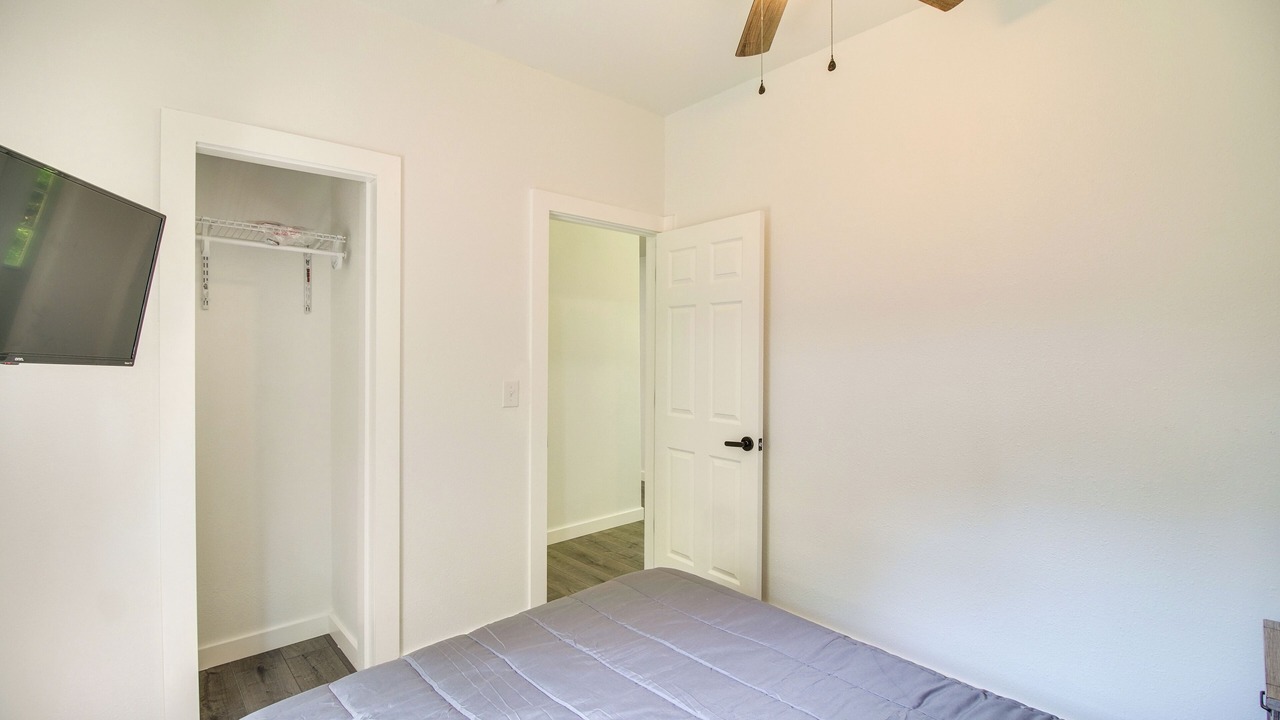 Photo of Bedroom in Grove