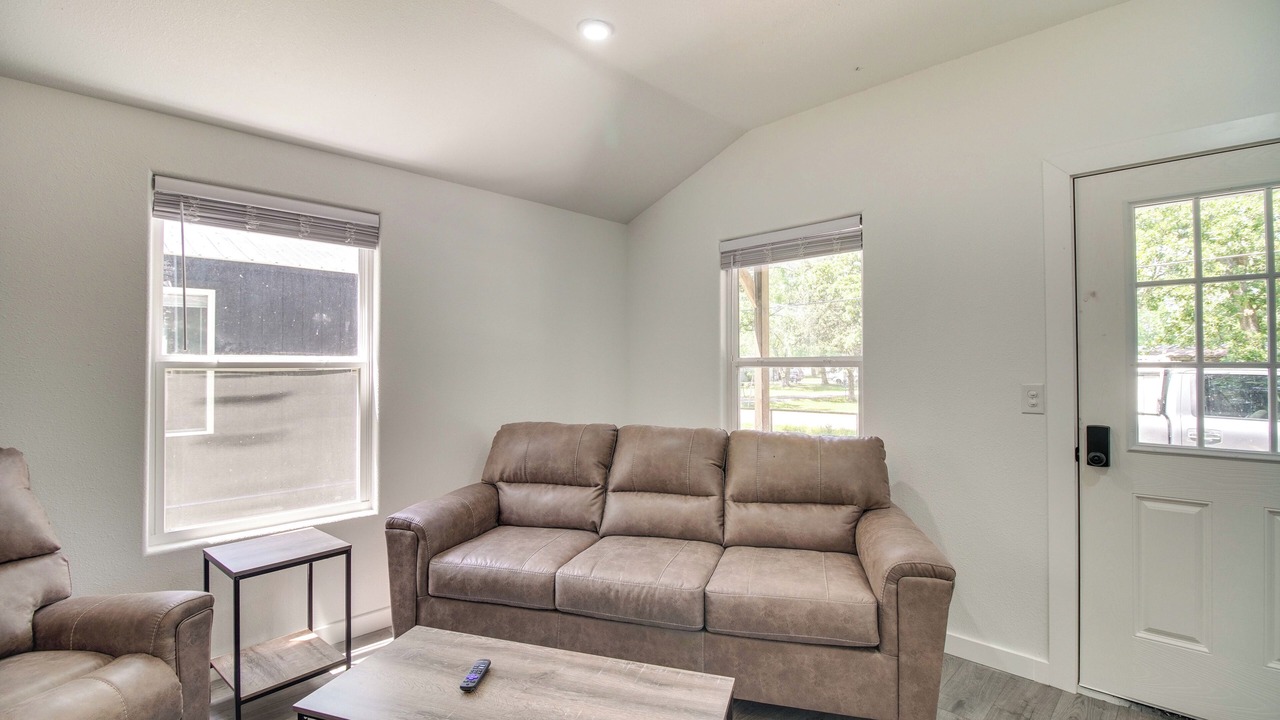 Photo of Livingroom in Grove