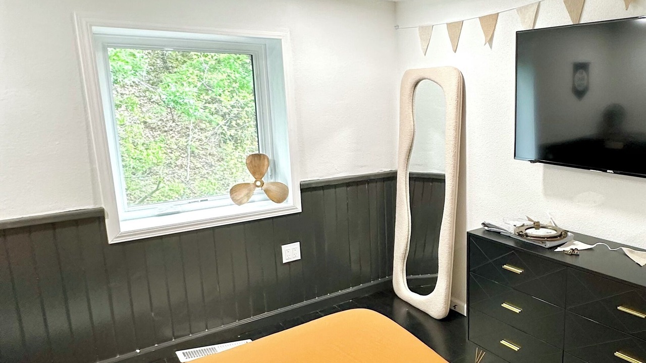 Photo of Bedroom in Pittsburg