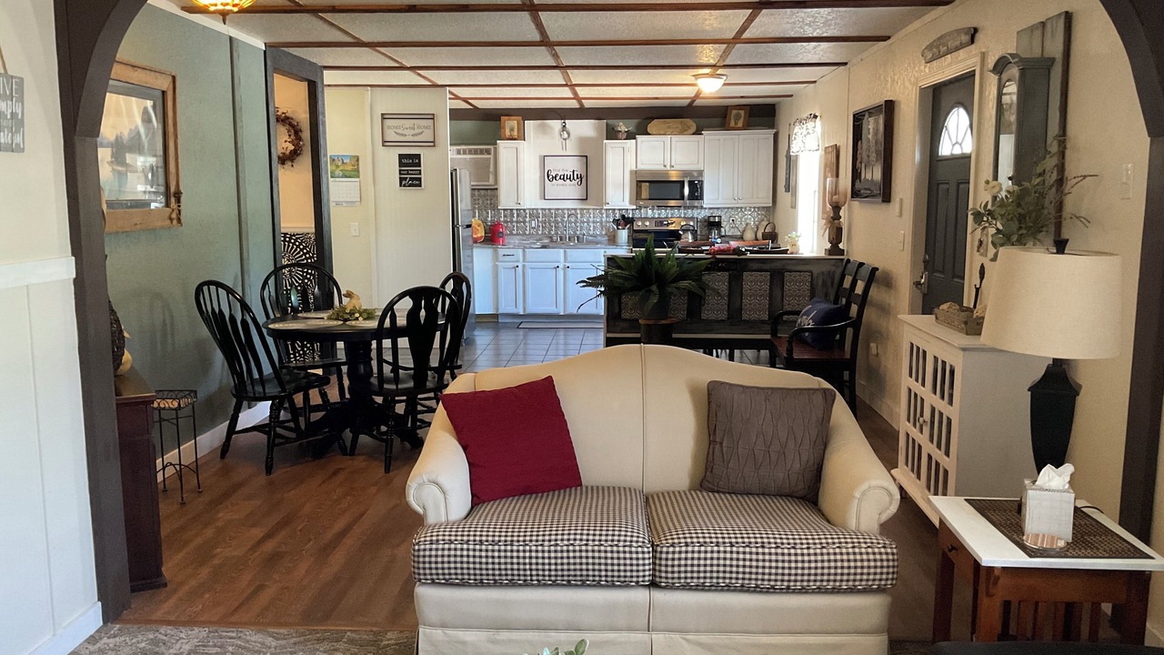 Photo of Livingroom in Newton County