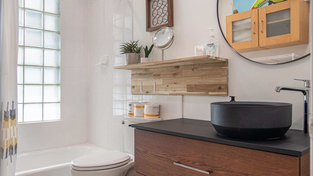 Photo of Bathroom in Dundee-Happy Hollow Historic District