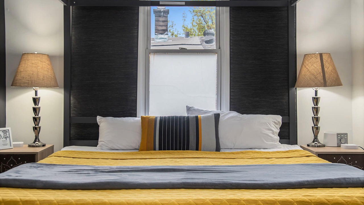 Photo of Bedroom in Dundee-Happy Hollow Historic District