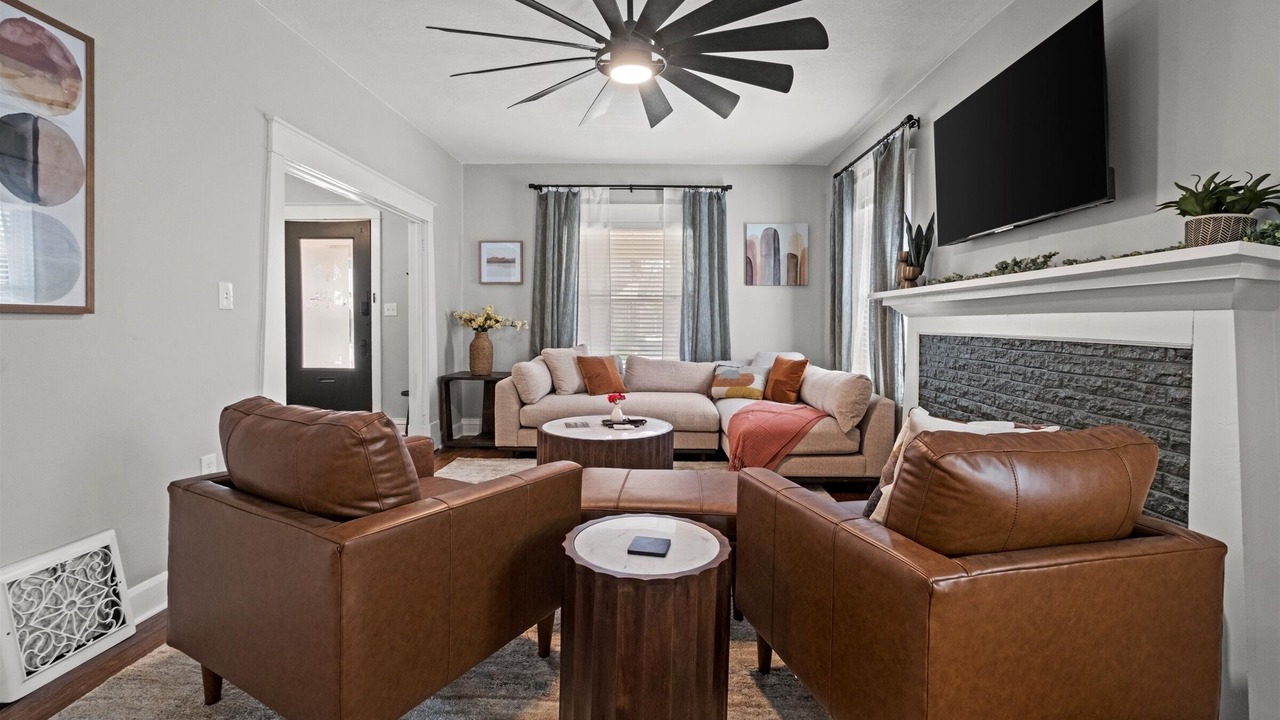 Photo of Livingroom in South Hyde Park
