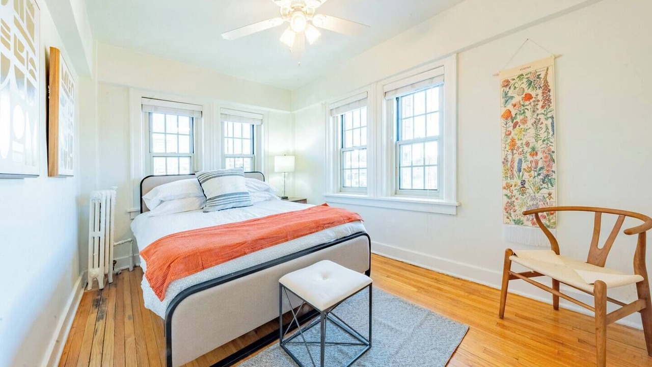 Photo of Bedroom in West Plaza