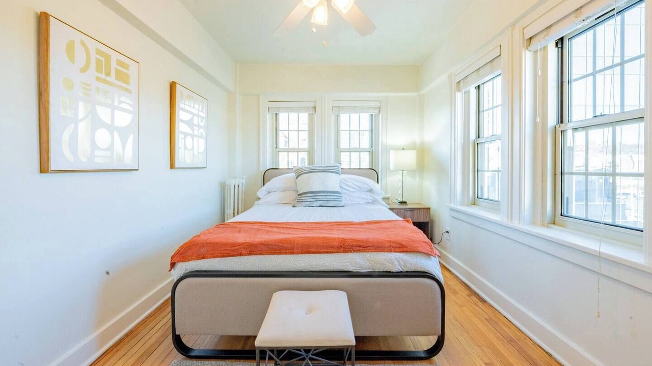 Photo of Bedroom in West Plaza