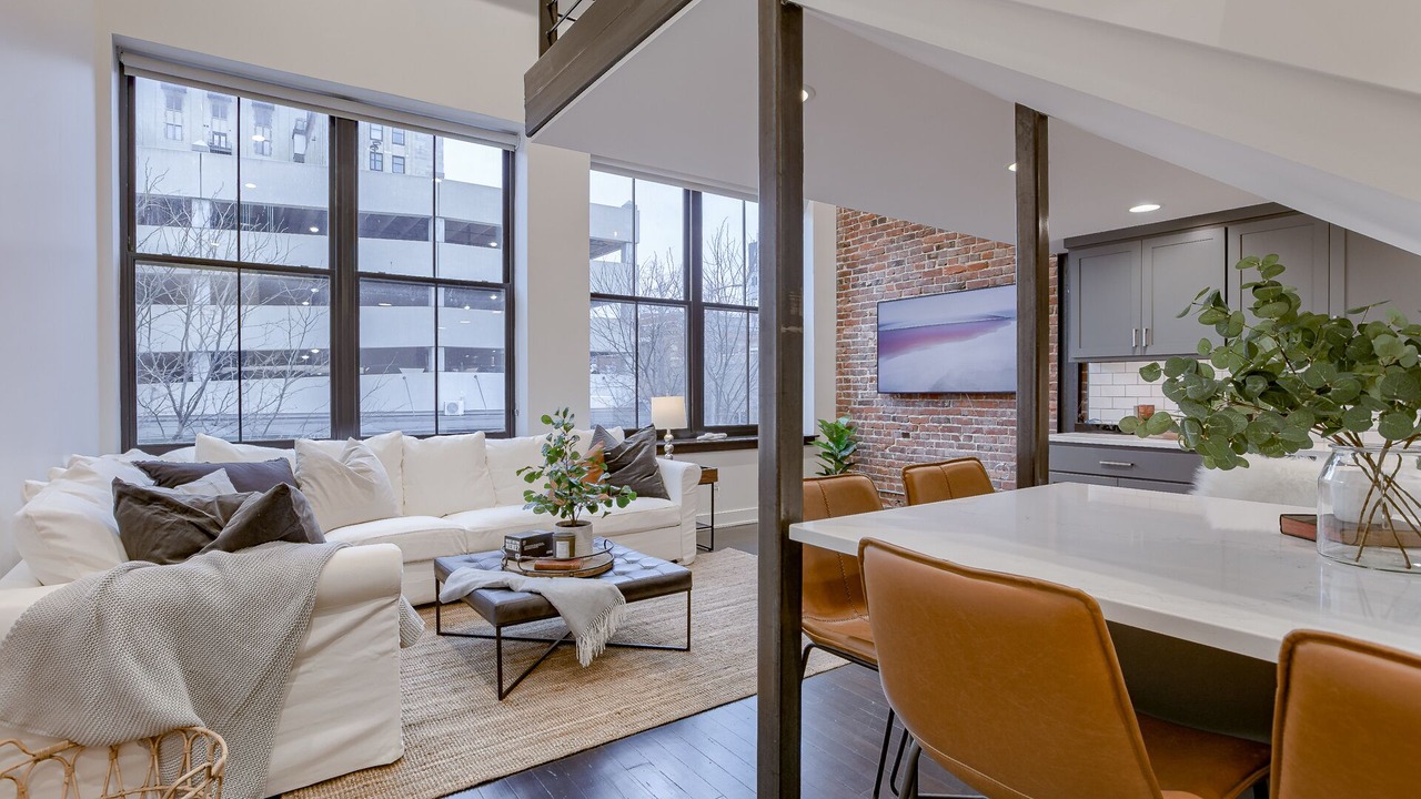 Photo of Livingroom in Downtown Lincoln